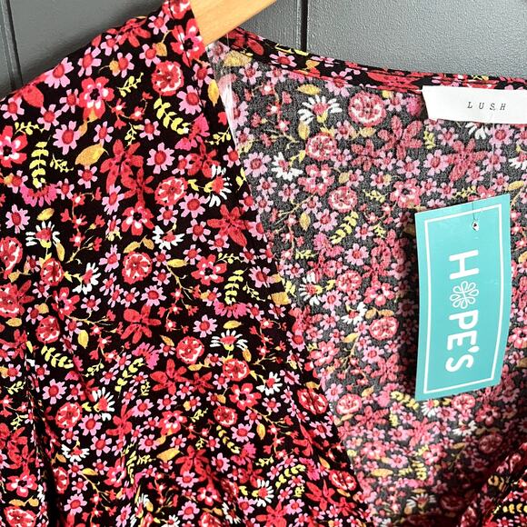Hope's Boho Burgundy Floral Crop Tie Top Medium - Picture 4 of 4